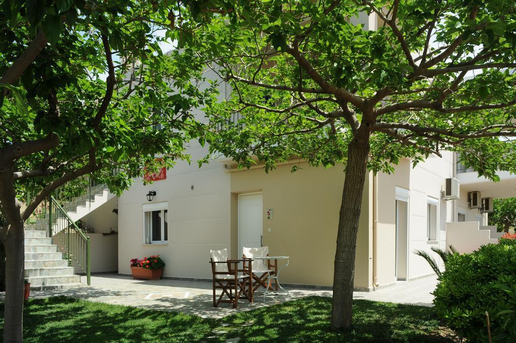 Triantafilia Guesthouse Агии Апостоли Екстериор снимка