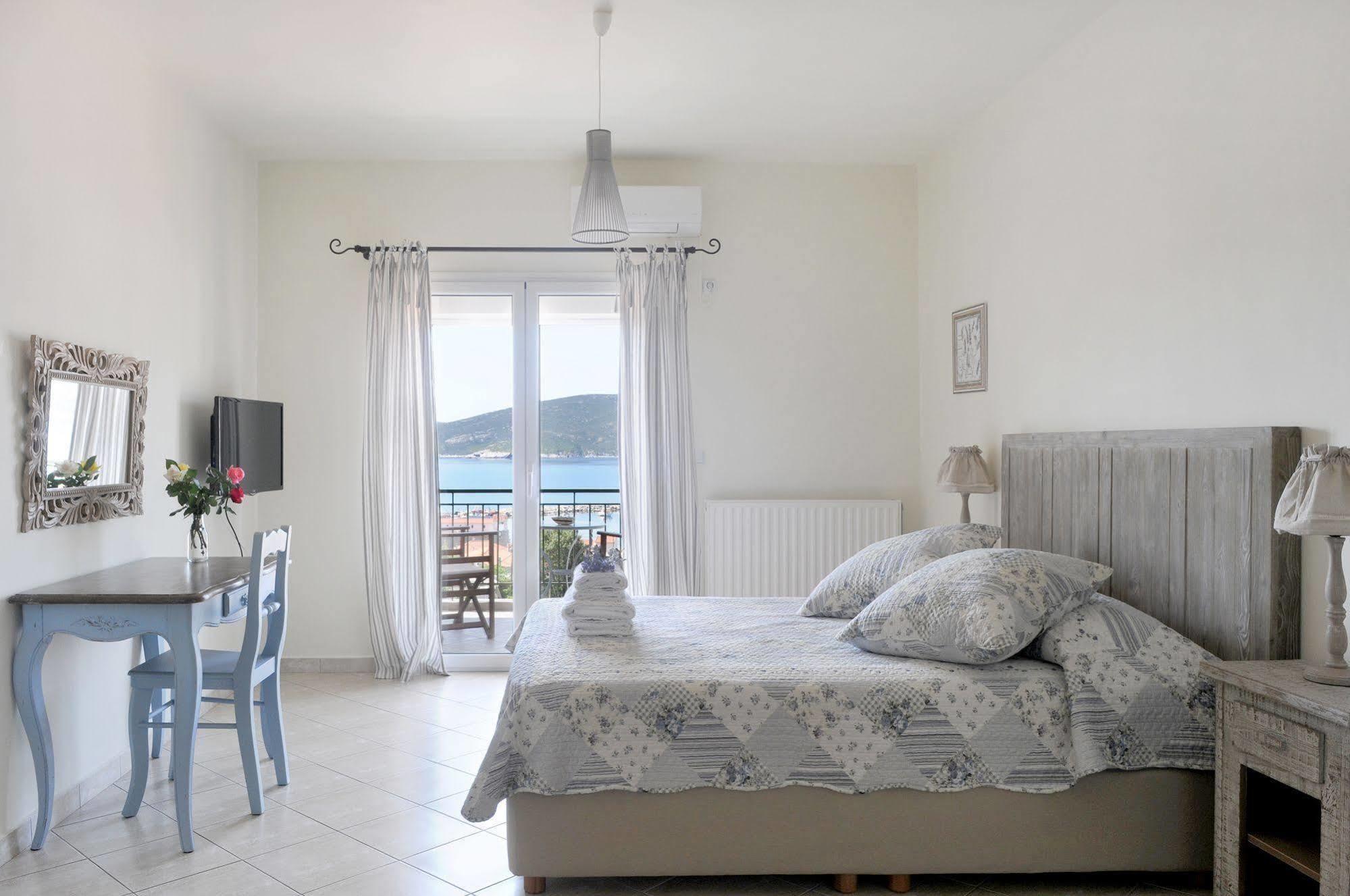 Triantafilia Guesthouse Агии Апостоли Екстериор снимка