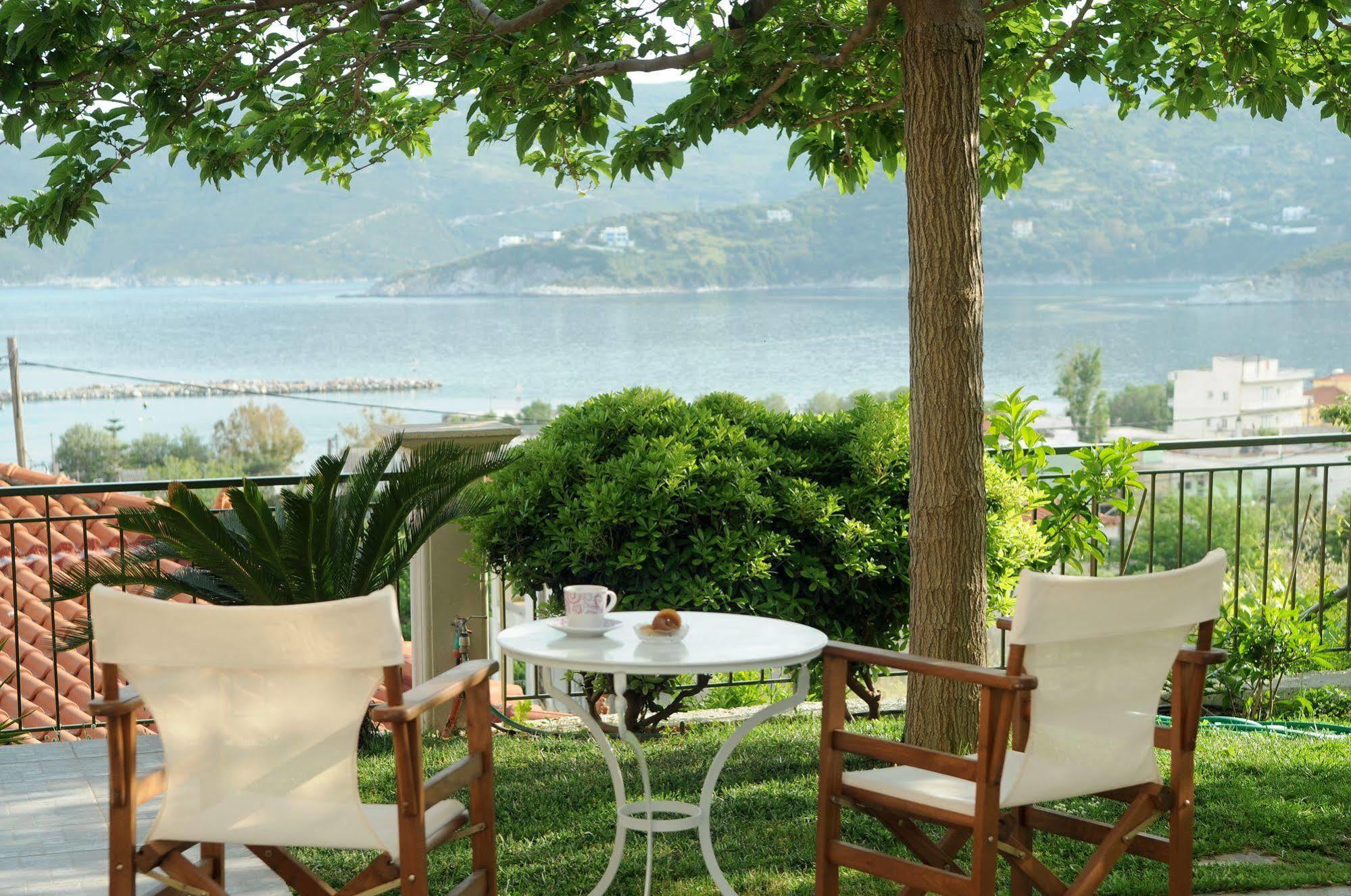 Triantafilia Guesthouse Агии Апостоли Екстериор снимка
