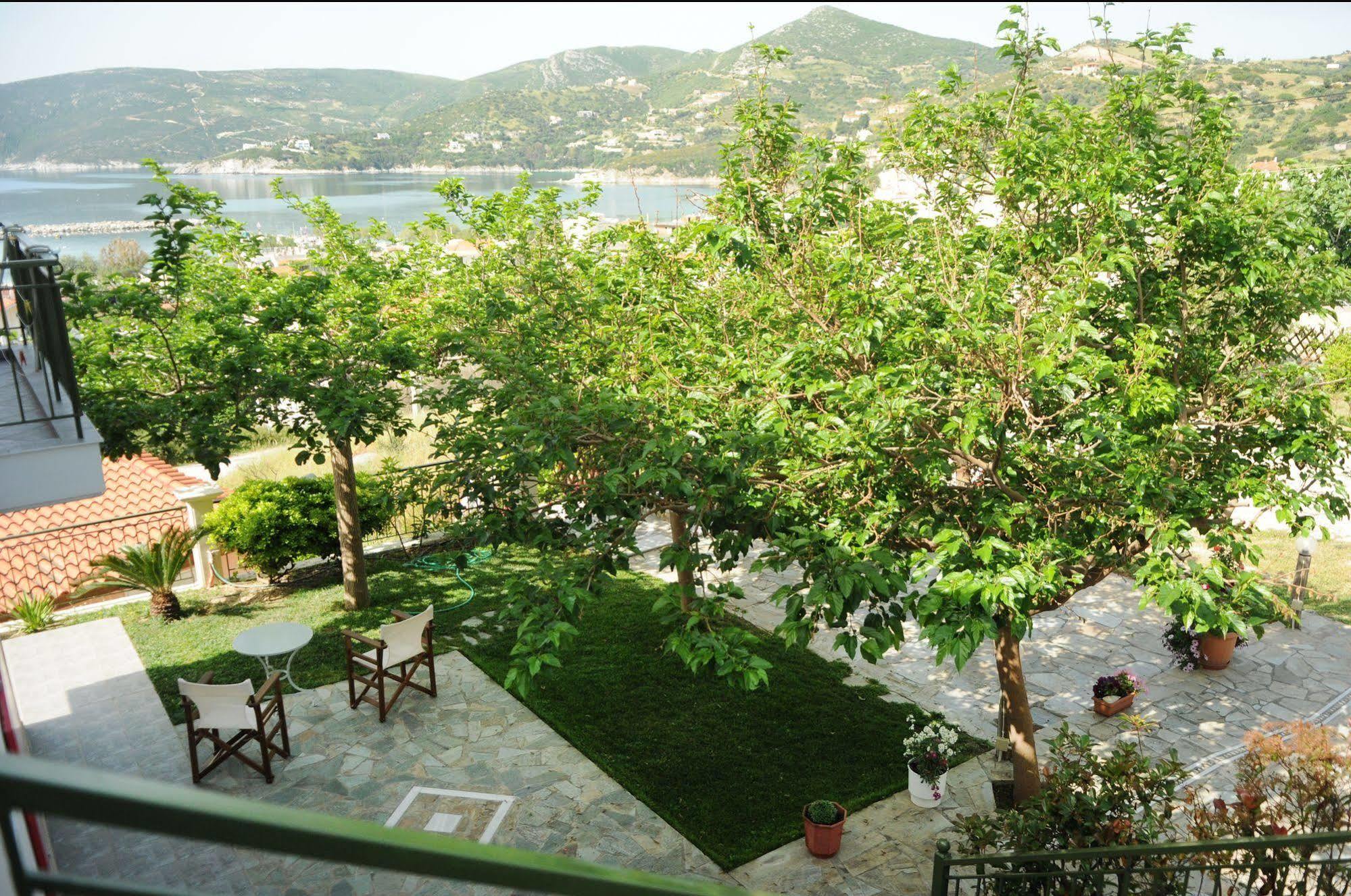 Triantafilia Guesthouse Агии Апостоли Екстериор снимка